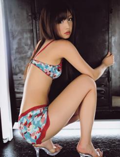 Yûko Ogura feet photo thumbnail