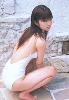Yûko Ogura feet photo thumbnail