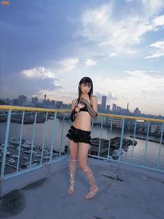 Yûko Ogura feet photo thumbnail