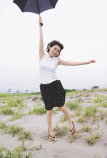 Yûko Ôshima feet photo 11