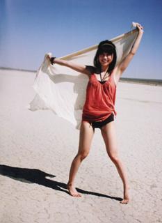 Yûko Ôshima feet photo 7