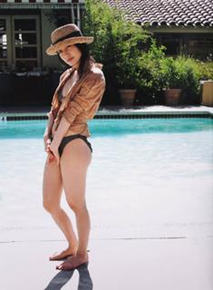 Yûko Ôshima feet photo 4