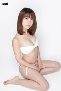 Yûko Ôshima feet photo 16