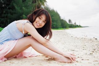 Yûko Ôshima feet photo 2