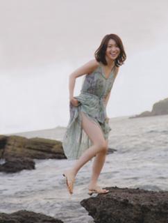 Yûko Ôshima feet photo 19