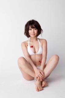 Yûko Ôshima feet photo 5