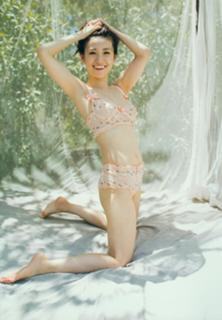 Yûko Ôshima feet photo 13
