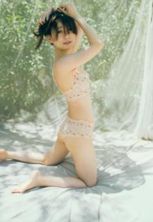 Yûko Ôshima feet photo 12