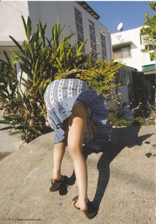 Yûko Ôshima feet photo 13