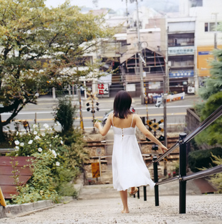 Yûko Ôshima feet photo 4