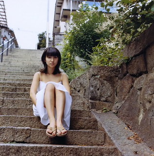 Yûko Ôshima feet photo 3