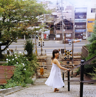 Yûko Ôshima feet photo 2