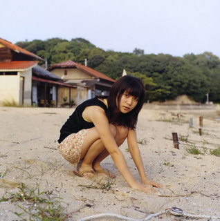 Yûko Ôshima feet photo 15