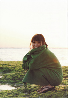 Yûko Ôshima feet photo 3