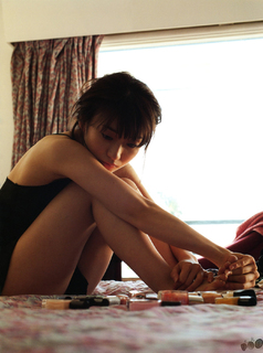 Yûko Ôshima feet photo 17