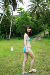 Yûko Ôshima feet photo 10