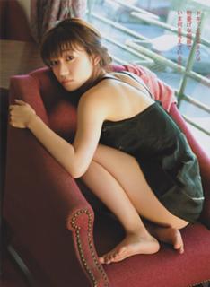 Yûko Ôshima feet photo 13