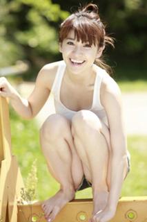 Yûko Ôshima feet photo 4