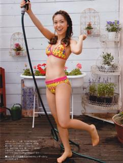Yûko Ôshima feet photo 10