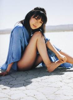 Yûko Ôshima feet photo 16