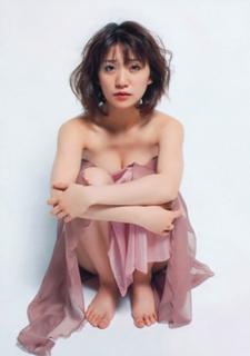 Yûko Ôshima feet photo 6