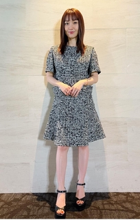 Yûko Ôshima feet photo 3