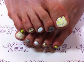 Yûko Ôshima feet photo 14