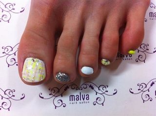 Yûko Ôshima feet photo 13