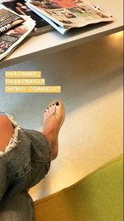 Yüsra Geyik feet photo 6