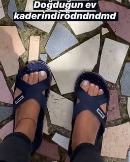 Yüsra Geyik feet photo 17