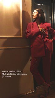 Yüsra Geyik feet photo 1