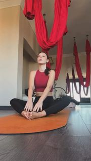 Yüsra Geyik feet photo 1
