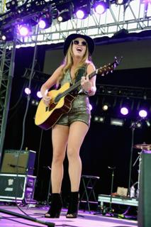 ZZ Ward feet photo 10
