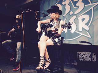 ZZ Ward feet photo 1