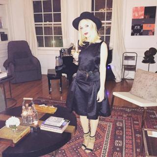 ZZ Ward feet photo 11
