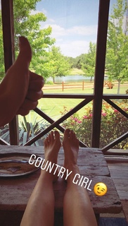 ZZ Ward feet photo 11