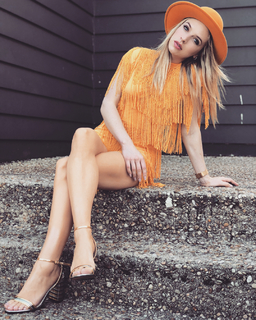 ZZ Ward feet photo 3