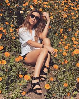 ZZ Ward feet photo 1