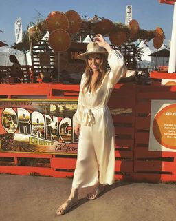 ZZ Ward feet photo 17