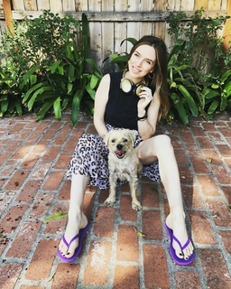 ZZ Ward feet photo 2