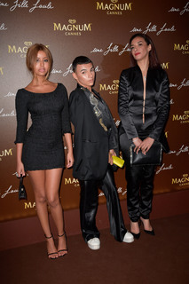 Zahia Dehar feet photo 10