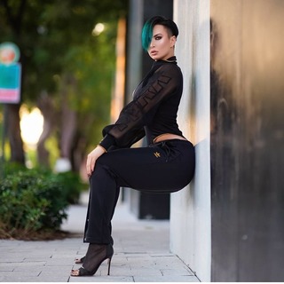 Zahra Elise feet photo 1