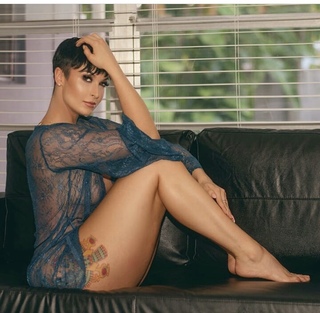 Zahra Elise feet photo 5