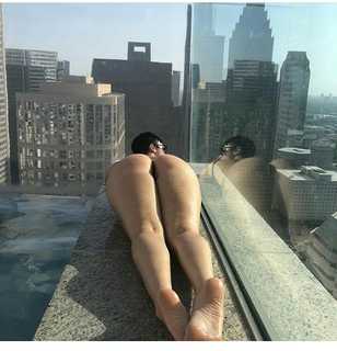 Zahra Elise feet photo 4