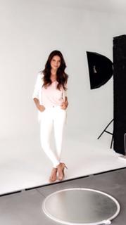 Zaira Nara feet photo thumbnail