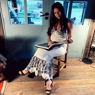 Zaira Nara feet photo thumbnail