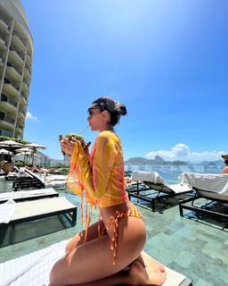 Zaira Nara feet photo thumbnail