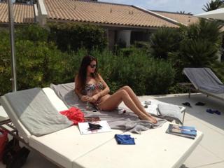Zaira Nara feet photo thumbnail