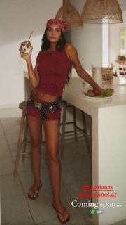 Zaira Nara feet photo thumbnail