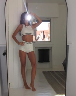 Zaira Nara feet photo thumbnail